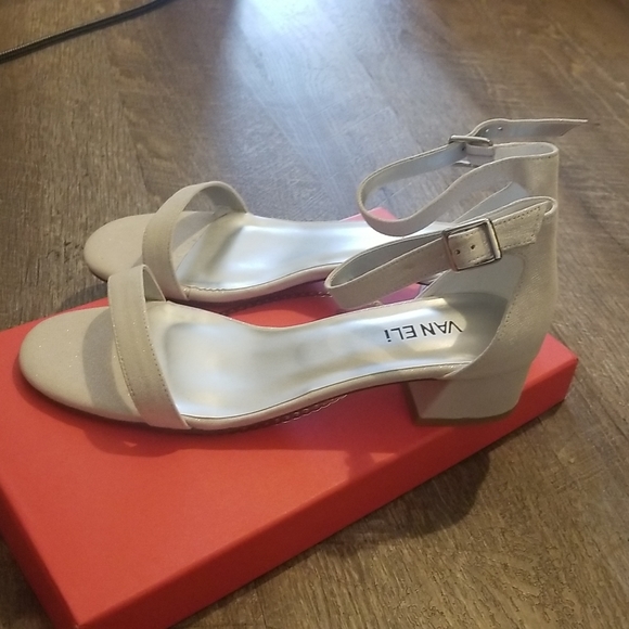 Sandals - Picture 2 of 4